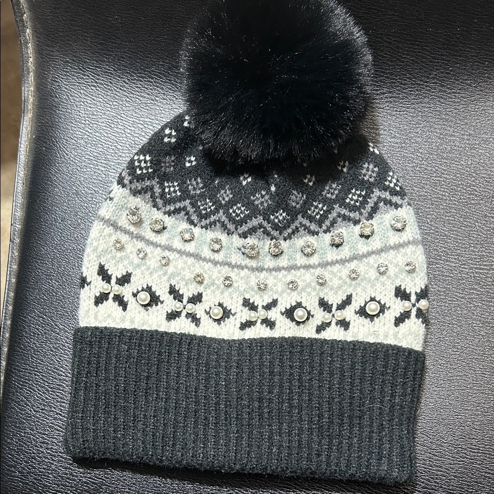 Nine West Super Soft Stylish Black and Gray Pom-Pom Beanie